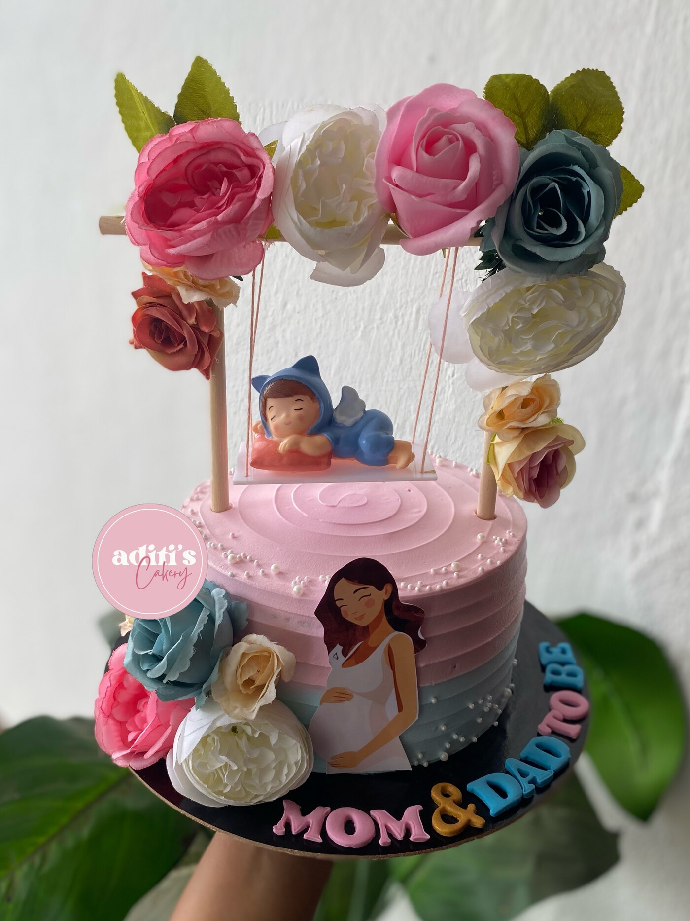 Floral anniversary cake for parents